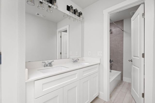 113 Little Tenina TRL, Cedar Creek, TX 78612