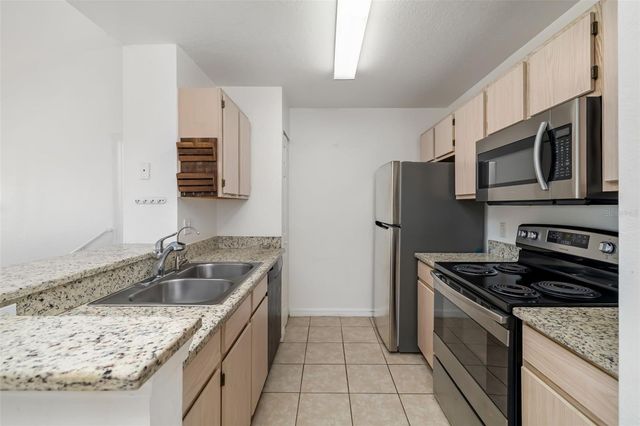 8933 MANOR LOOP 205, Lakewood Ranch, FL 34202