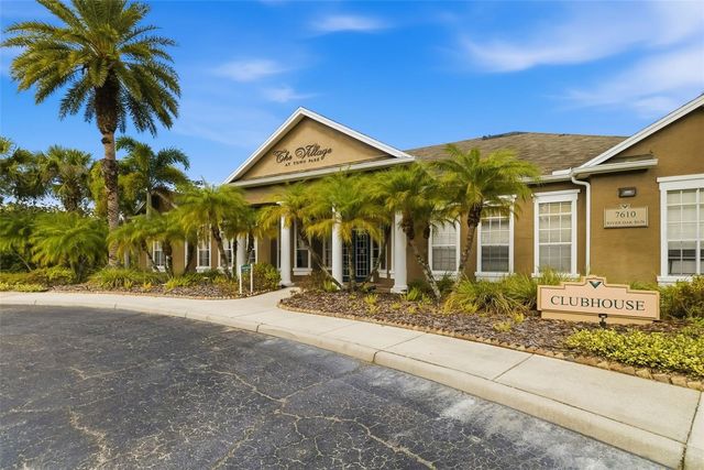 8933 MANOR LOOP 205, Lakewood Ranch, FL 34202