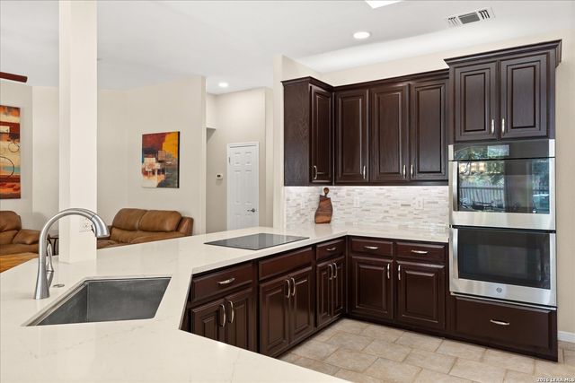 29705 SADDLEBACK CIR, Fair Oaks Ranch, TX 78015