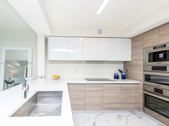 300 Sunny Isles Boulevard 51605, Sunny Isles Beach, FL 33160