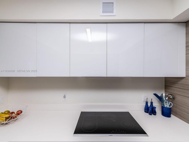 300 Sunny Isles Boulevard 51605, Sunny Isles Beach, FL 33160