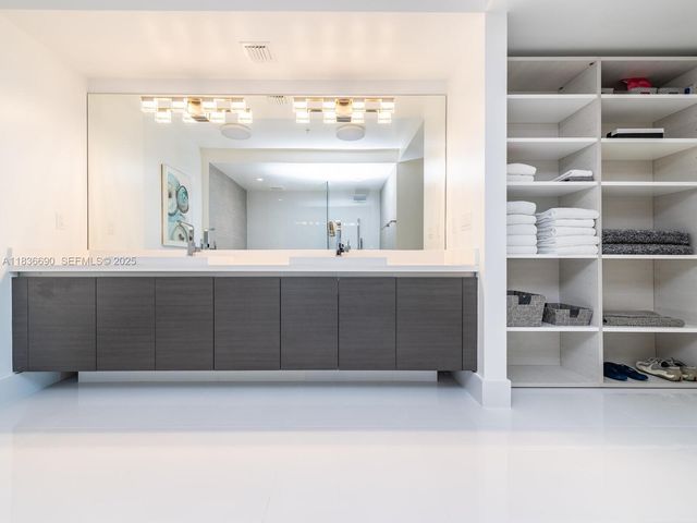 300 Sunny Isles Boulevard 51605, Sunny Isles Beach, FL 33160