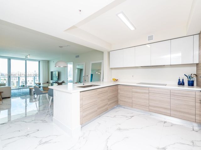300 Sunny Isles Boulevard 51605, Sunny Isles Beach, FL 33160
