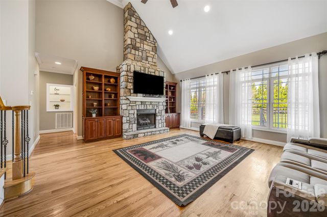 5873 Bakers Point, Hickory, NC 28602