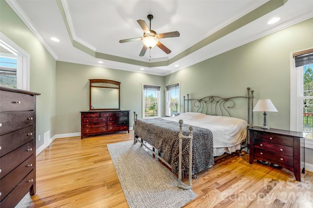 5873 Bakers Point, Hickory, NC 28602