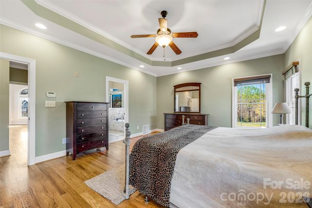 5873 Bakers Point, Hickory, NC 28602