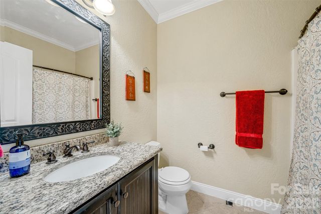 5873 Bakers Point, Hickory, NC 28602