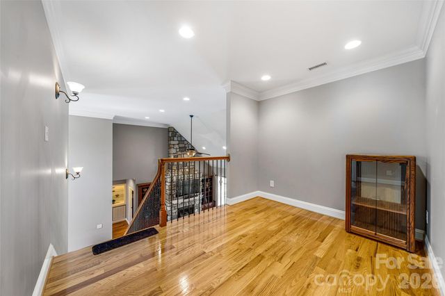 5873 Bakers Point, Hickory, NC 28602