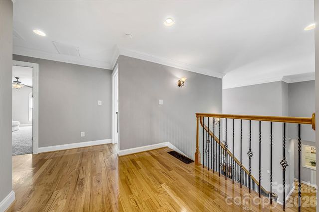 5873 Bakers Point, Hickory, NC 28602