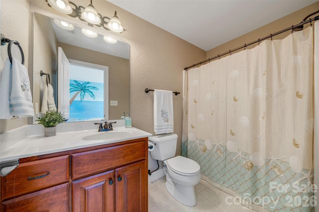 5873 Bakers Point, Hickory, NC 28602