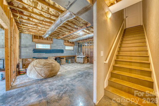 5873 Bakers Point, Hickory, NC 28602