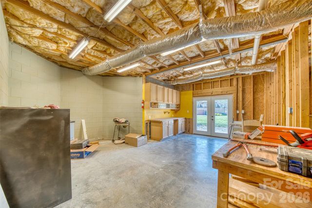 5873 Bakers Point, Hickory, NC 28602