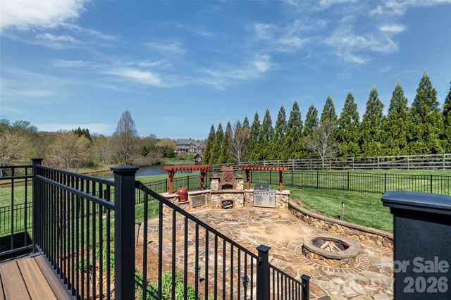 5873 Bakers Point, Hickory, NC 28602