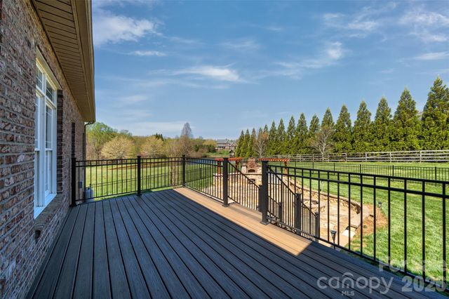 5873 Bakers Point, Hickory, NC 28602