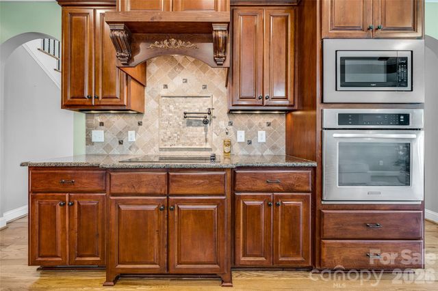 5873 Bakers Point, Hickory, NC 28602