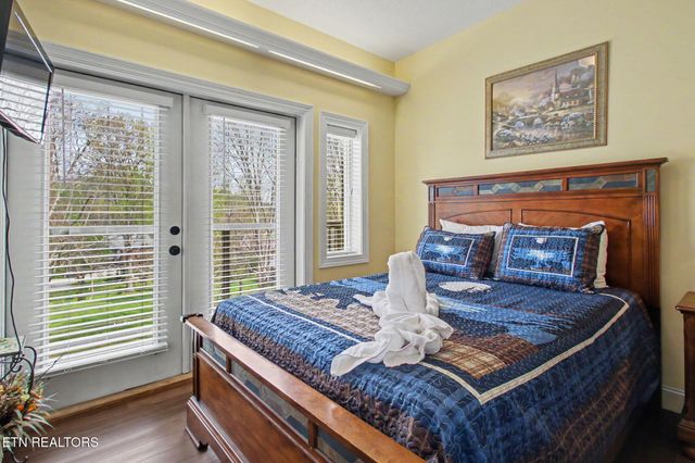 513 McCarter Rd Apt 4M, Gatlinburg, TN 37738