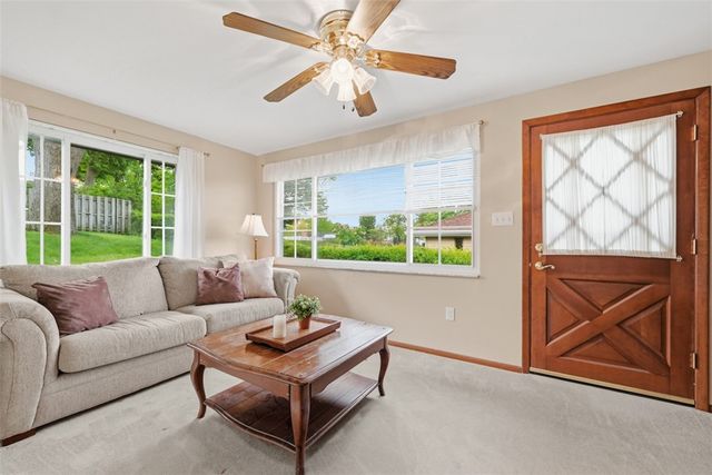 2621 Milford Dr, Bethel Park, PA 15102