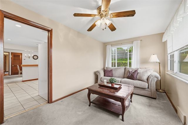 2621 Milford Dr, Bethel Park, PA 15102