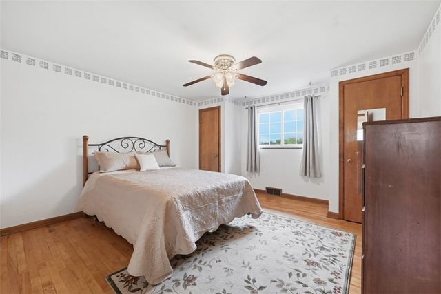 2621 Milford Dr, Bethel Park, PA 15102