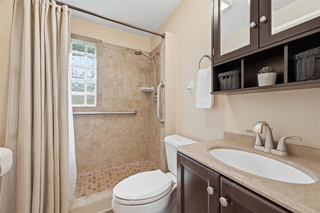 2621 Milford Dr, Bethel Park, PA 15102