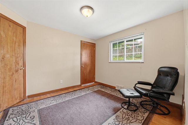 2621 Milford Dr, Bethel Park, PA 15102