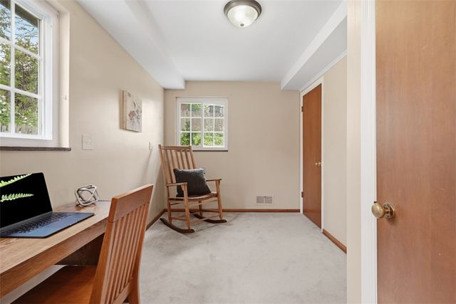 2621 Milford Dr, Bethel Park, PA 15102