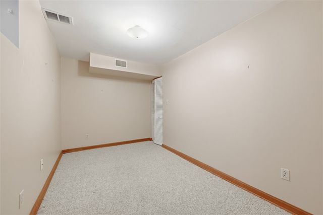 2621 Milford Dr, Bethel Park, PA 15102