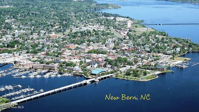 901 Bee Tree Court, New Bern, NC 28560