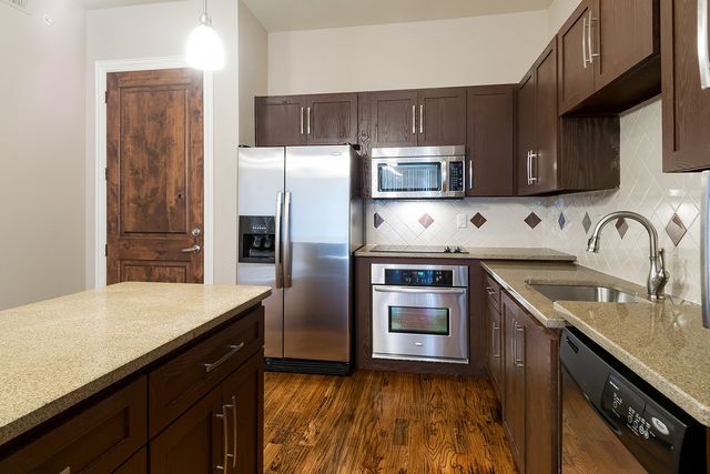 5232 Colleyville Boulevard 203, Colleyville, TX 76034