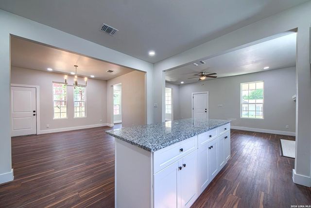 823 W French Place, San Antonio, TX 78212