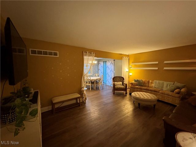 522 Eric Drive, Tallmadge, OH 44278