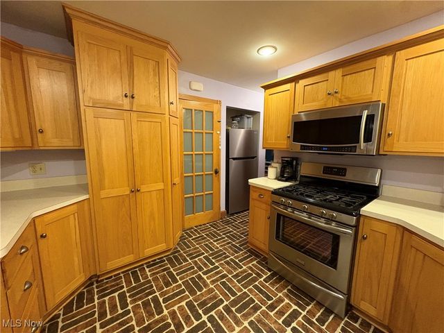 522 Eric Drive, Tallmadge, OH 44278