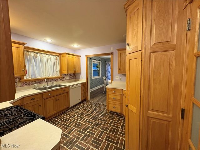 522 Eric Drive, Tallmadge, OH 44278