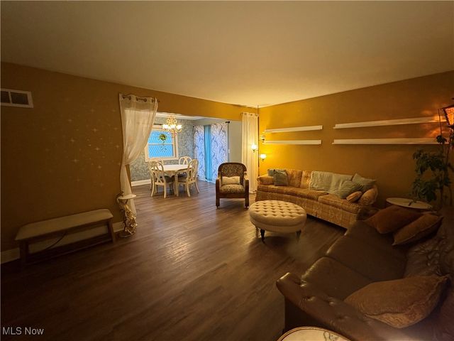 522 Eric Drive, Tallmadge, OH 44278