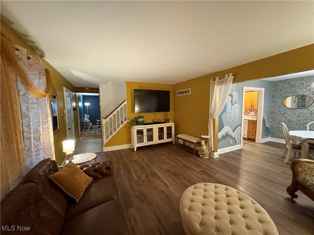 522 Eric Drive, Tallmadge, OH 44278