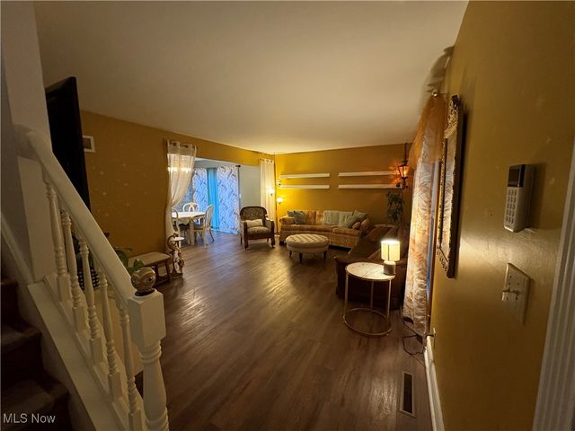 522 Eric Drive, Tallmadge, OH 44278