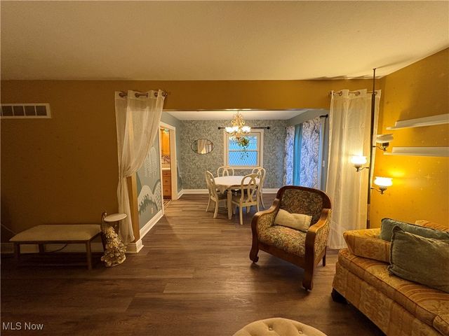 522 Eric Drive, Tallmadge, OH 44278