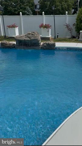 1366 ASTER DR, York, PA 17408