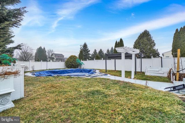 1366 ASTER DR, York, PA 17408