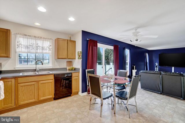 1366 ASTER DR, York, PA 17408