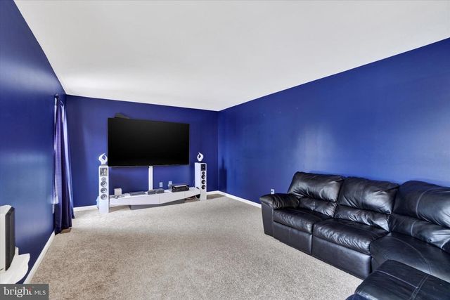 1366 ASTER DR, York, PA 17408