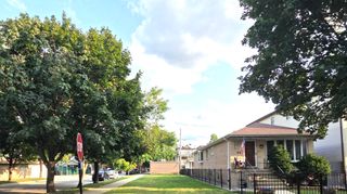 501 W 44th Place, Chicago, IL 60609
