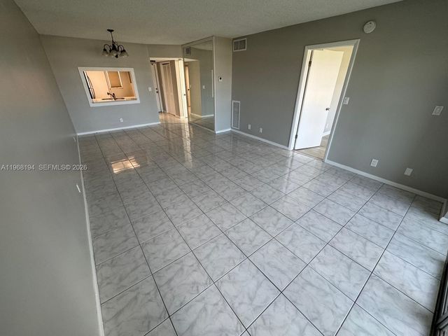 1101 Crystal Lake Dr 508, Deerfield Beach, FL 33064