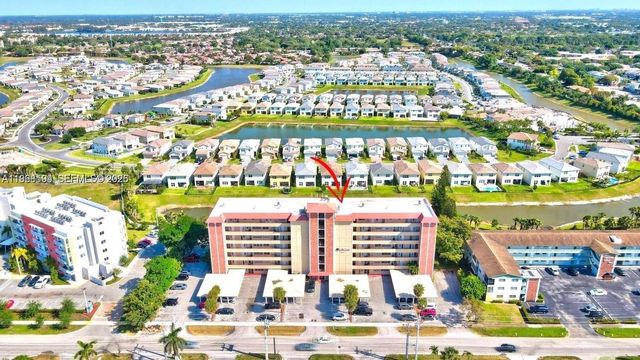 1101 Crystal Lake Dr 508, Deerfield Beach, FL 33064