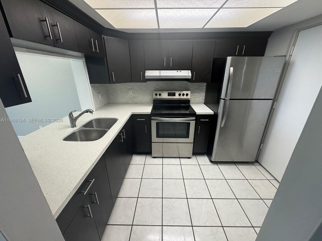 1101 Crystal Lake Dr 508, Deerfield Beach, FL 33064