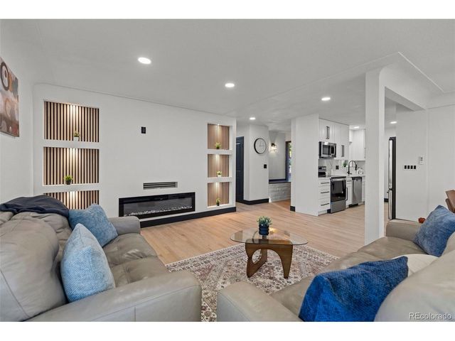 5021 S Washington St, Englewood, CO 80113