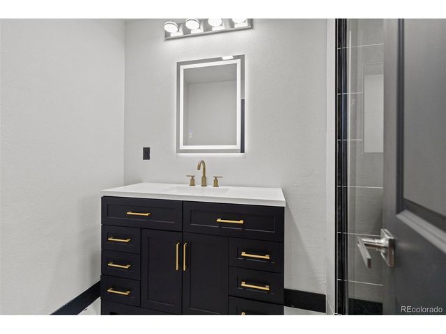 5021 S Washington St, Englewood, CO 80113