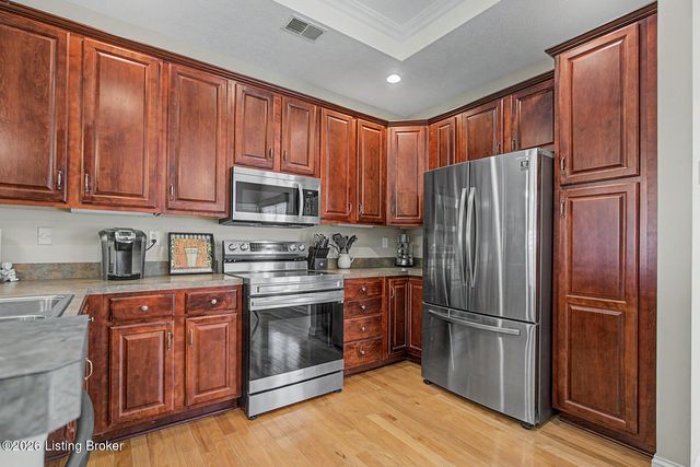 1130 Grazing Meadows Ln, Louisville, KY 40245