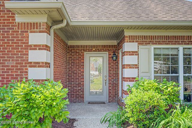 1130 Grazing Meadows Ln, Louisville, KY 40245